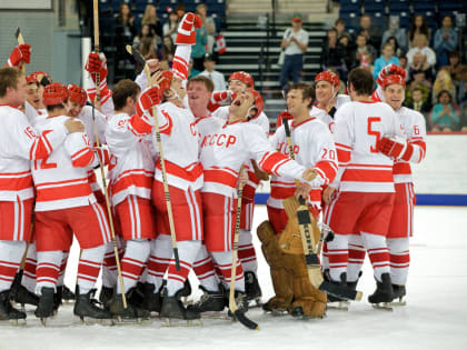 Киноклуб приглашает посмотреть и обсудить фильм о легендарном хоккеисте