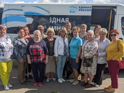 Тульские единороссы организовали для активистов поездку в парк птиц