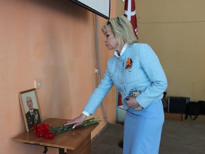 Мэр Тулы приняла участие в открытии Парты Героя в центре образования № 17