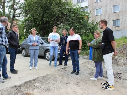 Ольга Слюсарева провела мониторинг благоустройства двора на Косой Горе