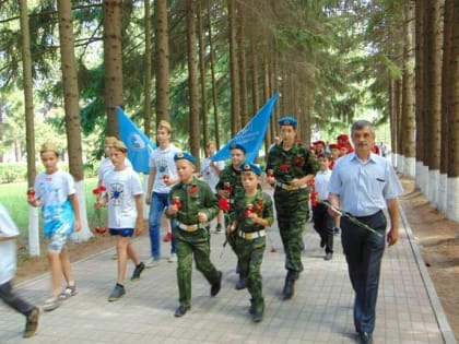 Нашу память не стереть годами