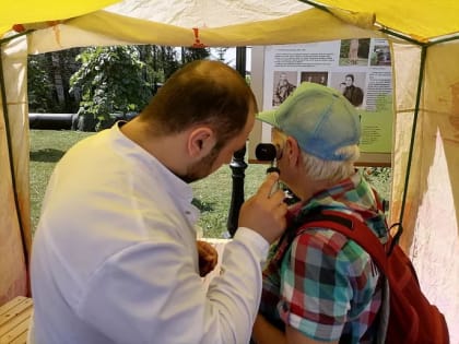 В Центральном парке более 40 туляков прошли скрининг полости рта и кожи на онкозаболевания