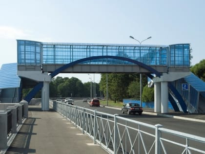 Через автодорогу у Ильинки-1 в Новомосковске строят пешеходный мост