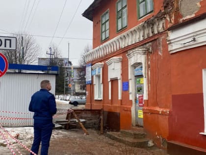 В Богородицке прокуратура начала проверку после обрушения части стены «Дома Алексанина»