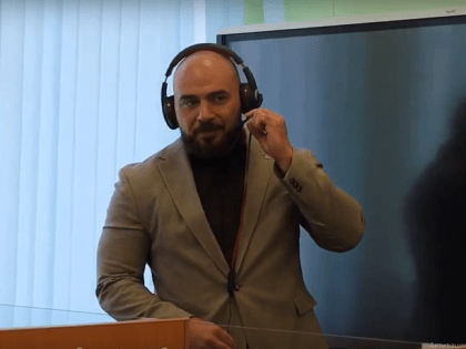 «Мы осиротели». Жители Новомосковска заспамили комментариями видеопрощание главы администрации Алексея Бирюлина