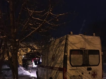 Алексинские спасатели помогли застрявшему в снегу автомобилю скорой помощи