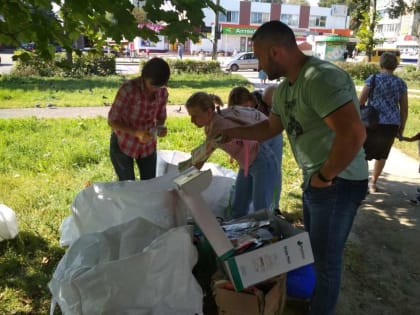 Тульские волонтеры привезли в Новомосковск экомобиль