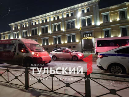 В Туле на остановке «Филармония» маршрутка сбила пешехода