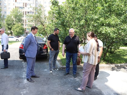 Владимир Абакумов принял участие в приемке благоустроенного по «Нашему городу» объекта