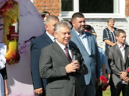 Николай Воробьев: Инициативу сохранения памяти о педагогах-фронтовиках должны поддержать все школы региона