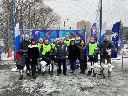 Депутаты Тульской Гордумы приняли участие в турнире по хоккею в валенках