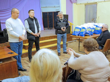 Александр Маринков поздравил с праздником Пасхи членов тульского общества слепых