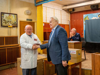 Своих не бросаем