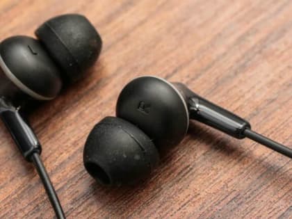 В Алексине мужчина отсудил у продавца за некачественные наушники почти 30 000 рублей