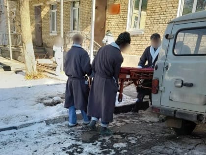 Туляки передали кровать для маломобильных людей в госпиталь