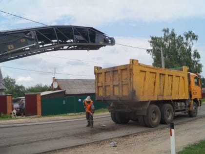 В Донском продолжается ремонт дорожного полотна