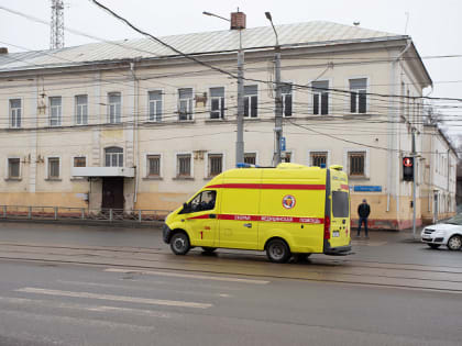 В Алексине агрессивный мужчина нанес себе ножевые ранения из-за ссоры с родственниками