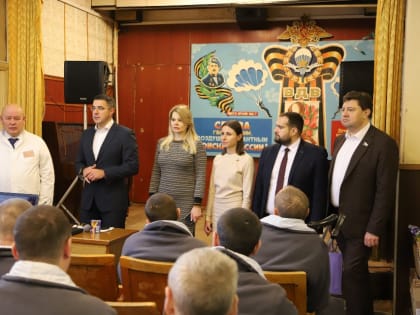 Алексей Эрк и депутаты навестили военнослужащих в госпитале