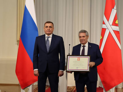 Депутаты областной Думы удостоены наград в честь 30-летия регионального парламента