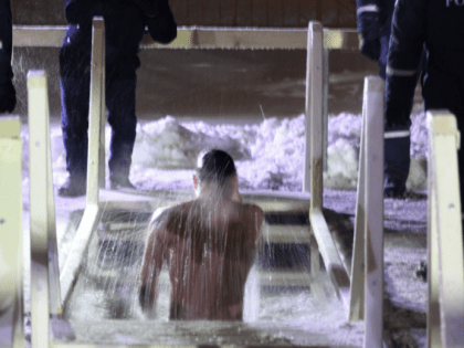 Кому противопоказаны крещенские купания