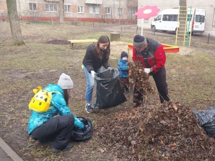 Анастасия Дементьева приняла участие в общегородском субботнике