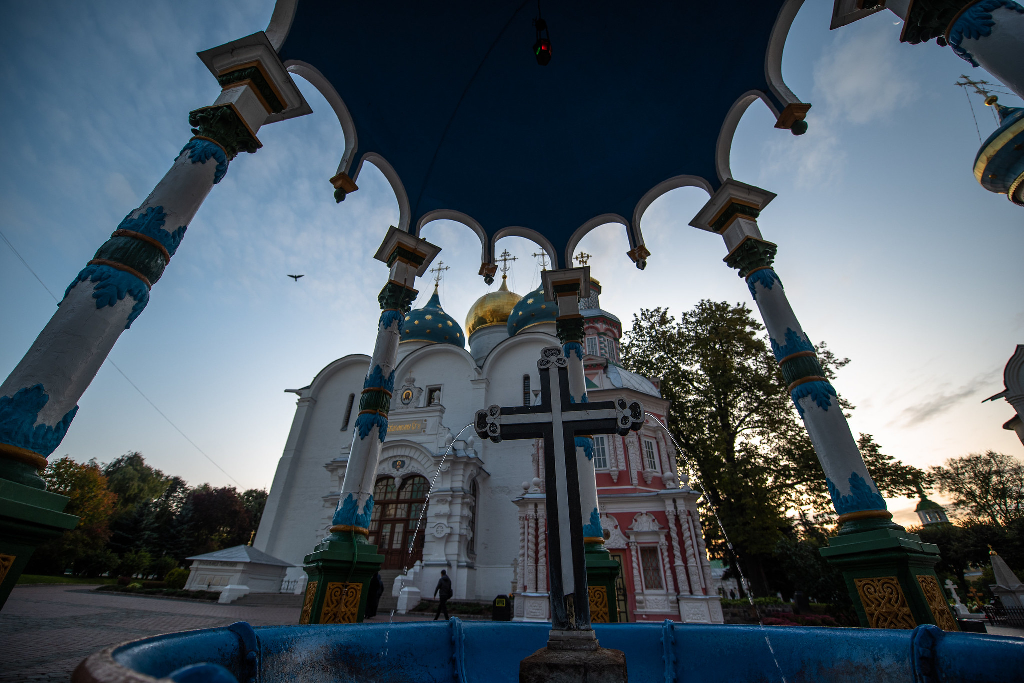 Свято успенский новомосковск. Свято-Успенский монастырь (Новомосковск). Успенский Новомосковский мужской монастырь. Храм Успения Новомосковск. Новомосковск достопримечательности.