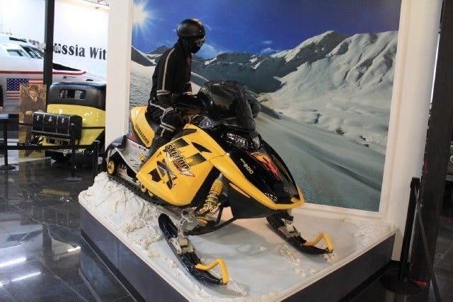 Graves Corp Bombardier REV800 MXZ Snowmobile 2