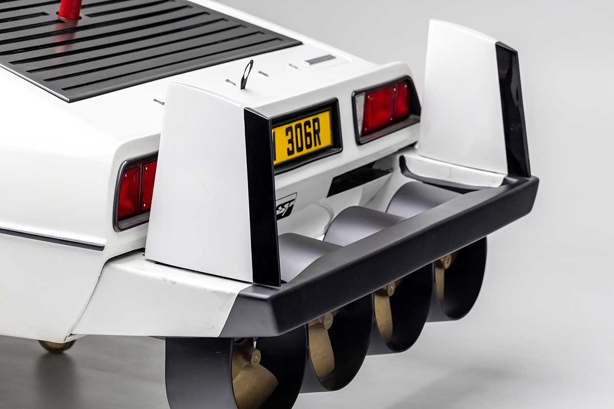 The Spy Who Loved Me Submarine Car 2