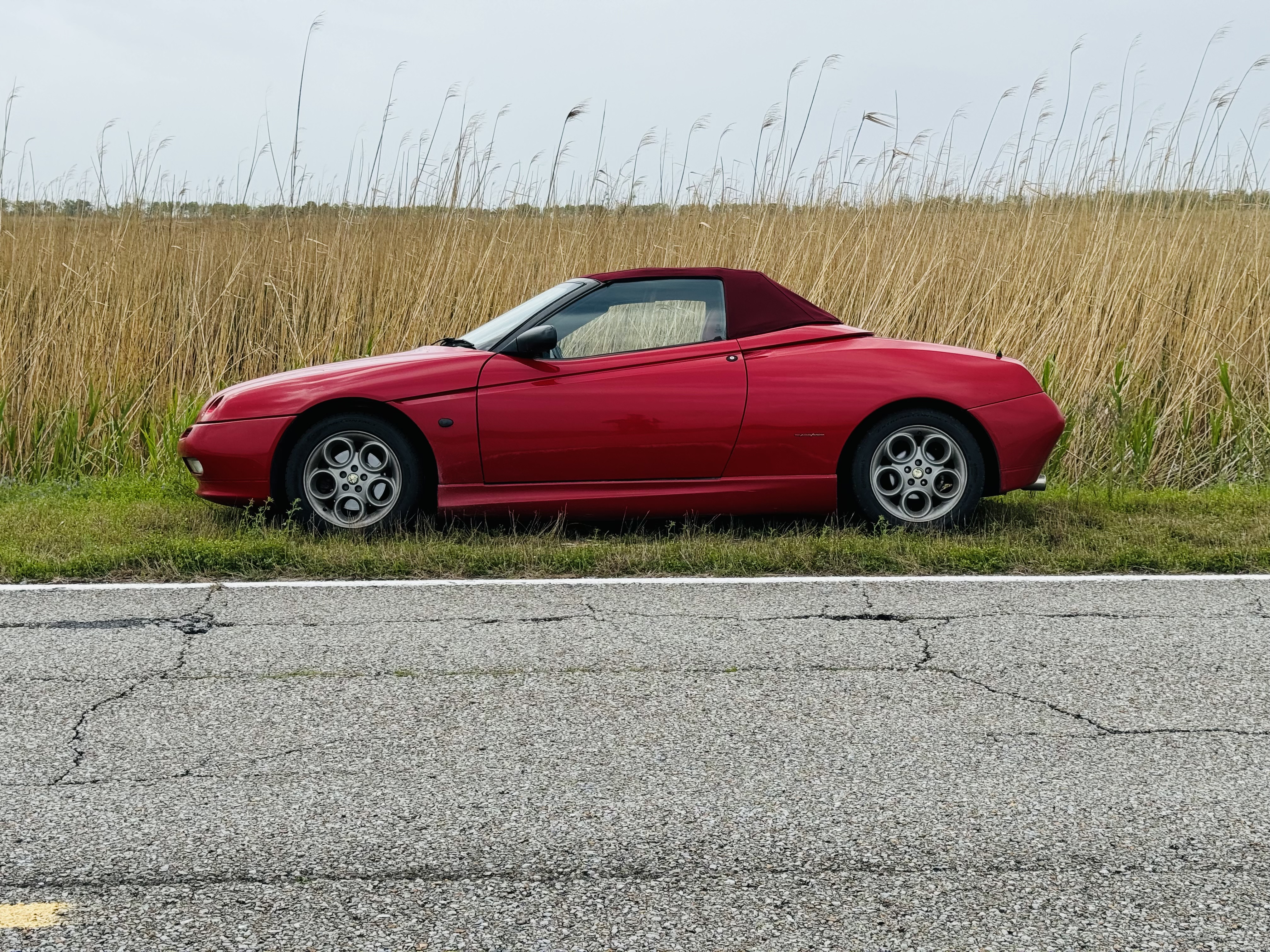 Alfa Romeo 916 Spider