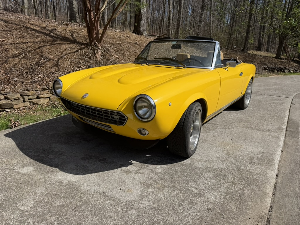 FIAT Spider 2000 "Yellow" 2