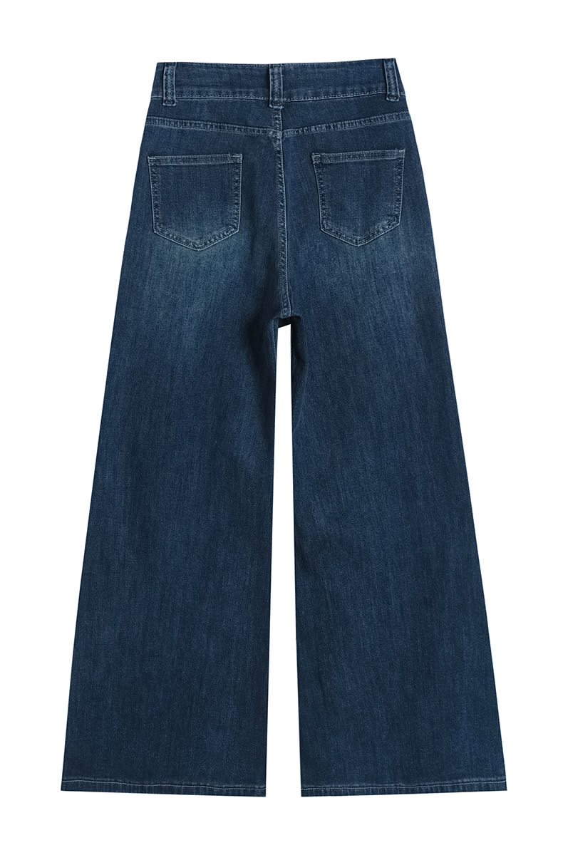 YEEYEEWang wide-leg jeans flat lay back view, Asian-fit cut, displaying clean pocket placement.