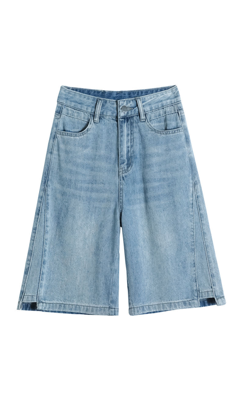 YEEYEEWang Denim Bermuda Shorts, Asian-fit cut, front flat-lay on white background showing silver-tone button, silver-tone zipper and curved front pockets.