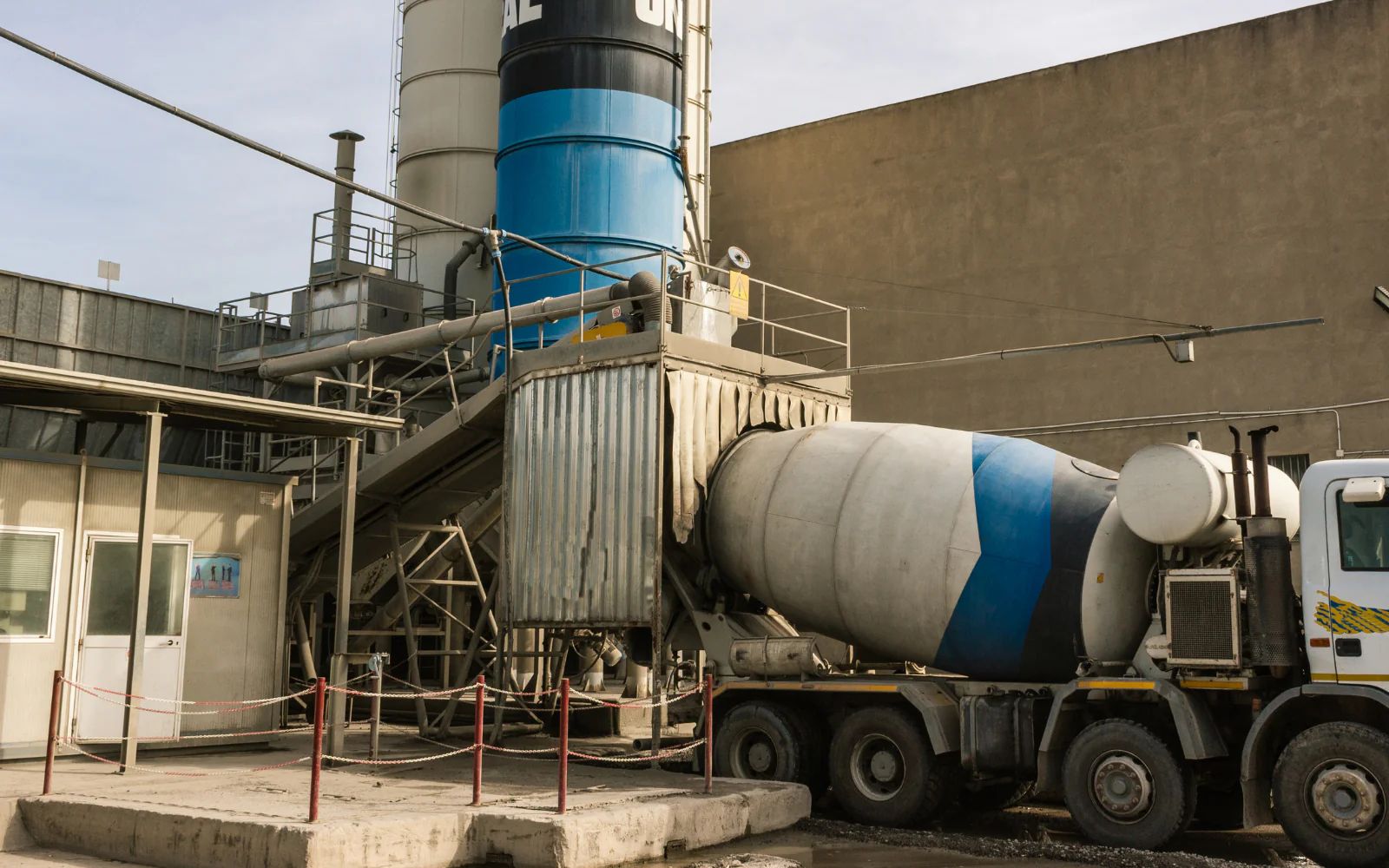 Materials plant and yard of the kind used by ready-mix producers