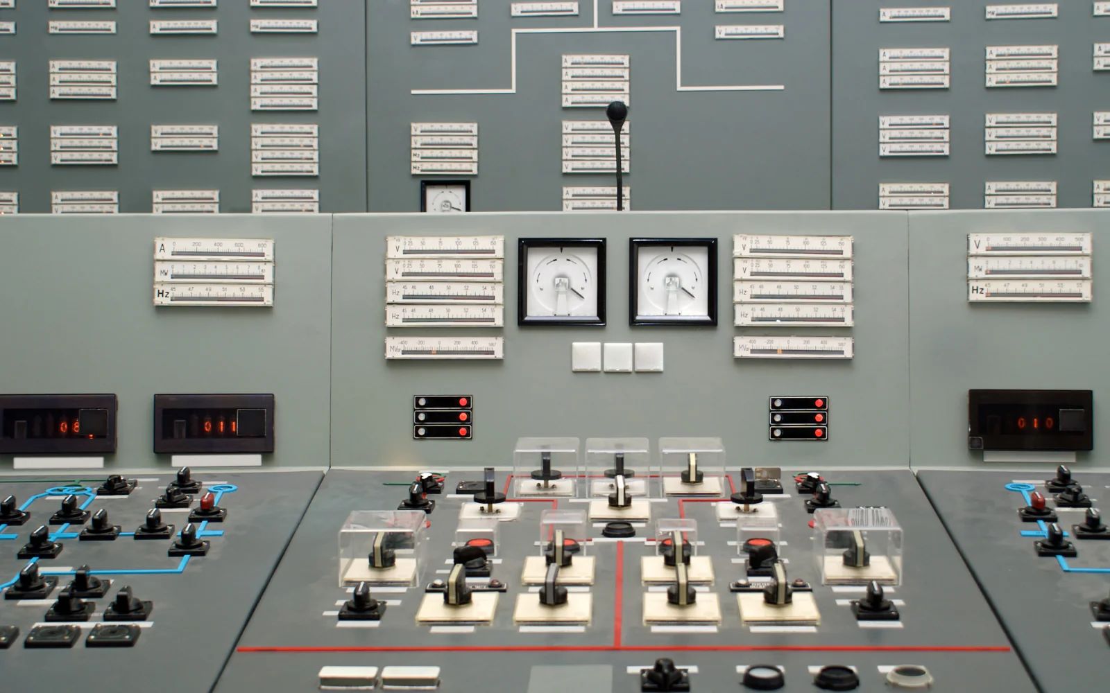 Generation availability and outage monitoring records