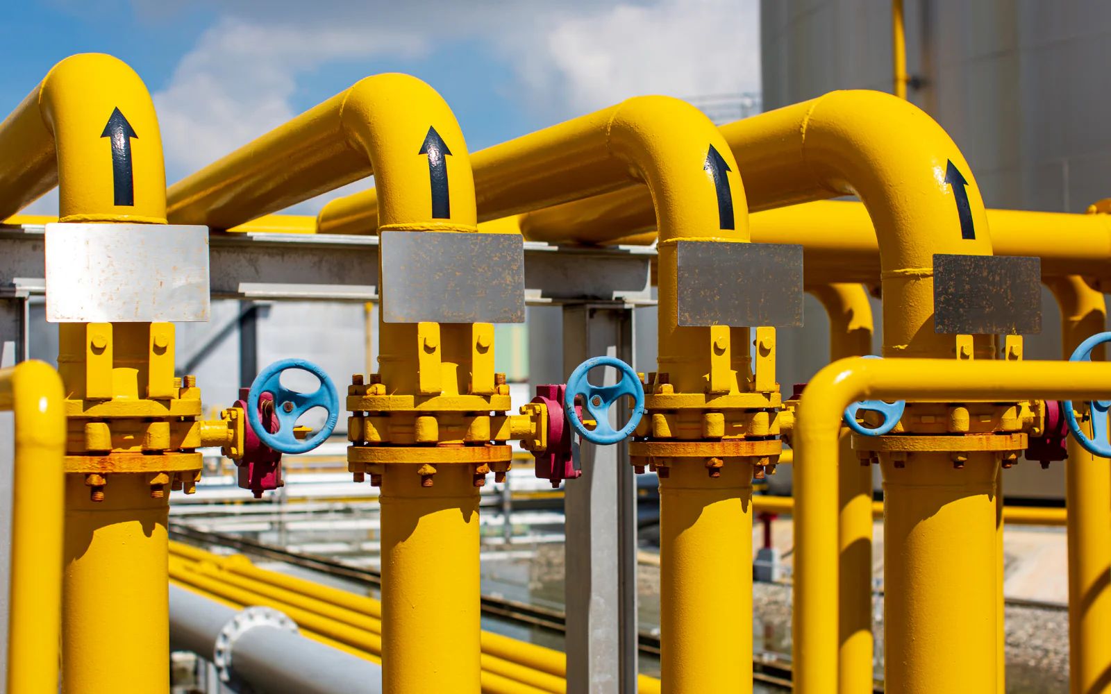 Gas treating and amine sweetening process equipment