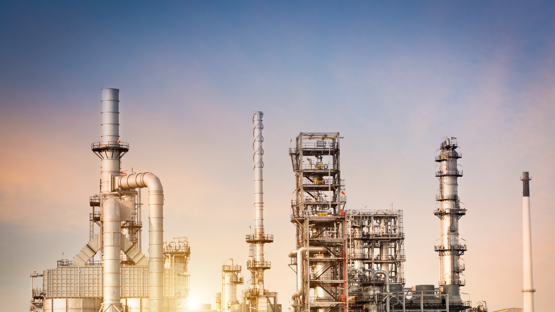 Oil and gas production and processing facility