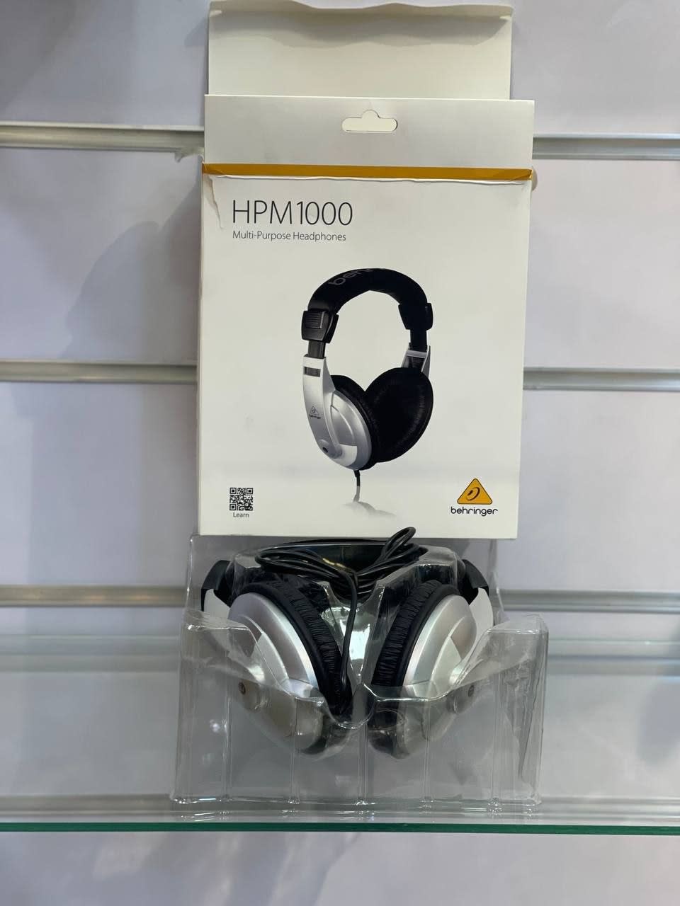 Behringer HPM 1000