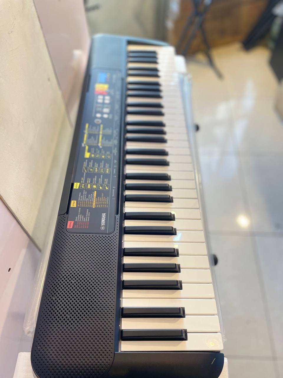 Hone Musical Instruments - KEYBOARD - Yamaha F52