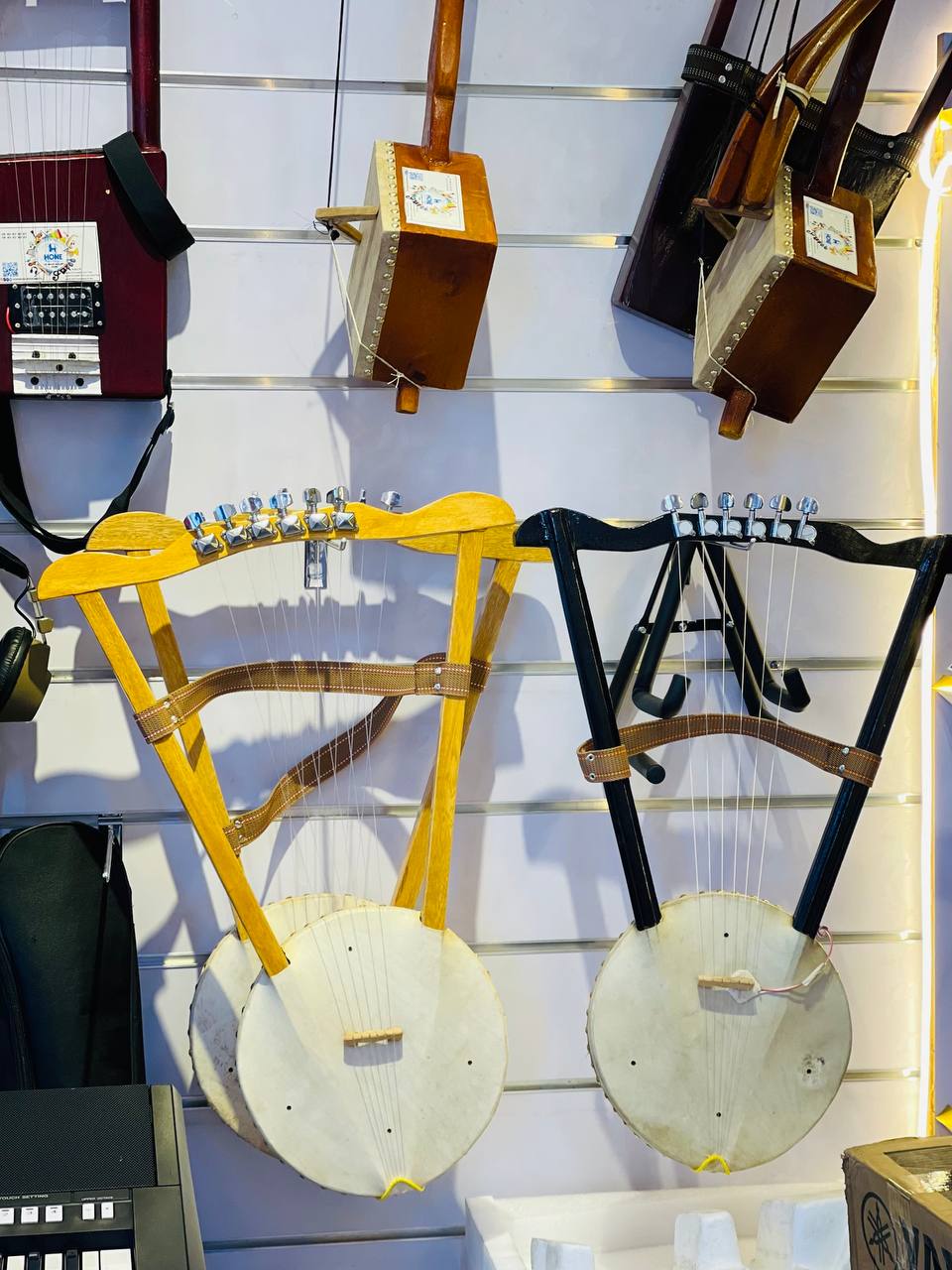 Hone Musical Instruments - ELECTRICAL NYLON KIRAR ( የድርድር ኪራር ) - ELECTRICAL NYLON KIRAR ( የድርድር ኪራር )
