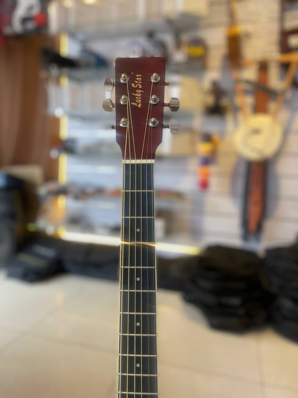 Hone Musical Instruments - GUITAR - Lucky Star