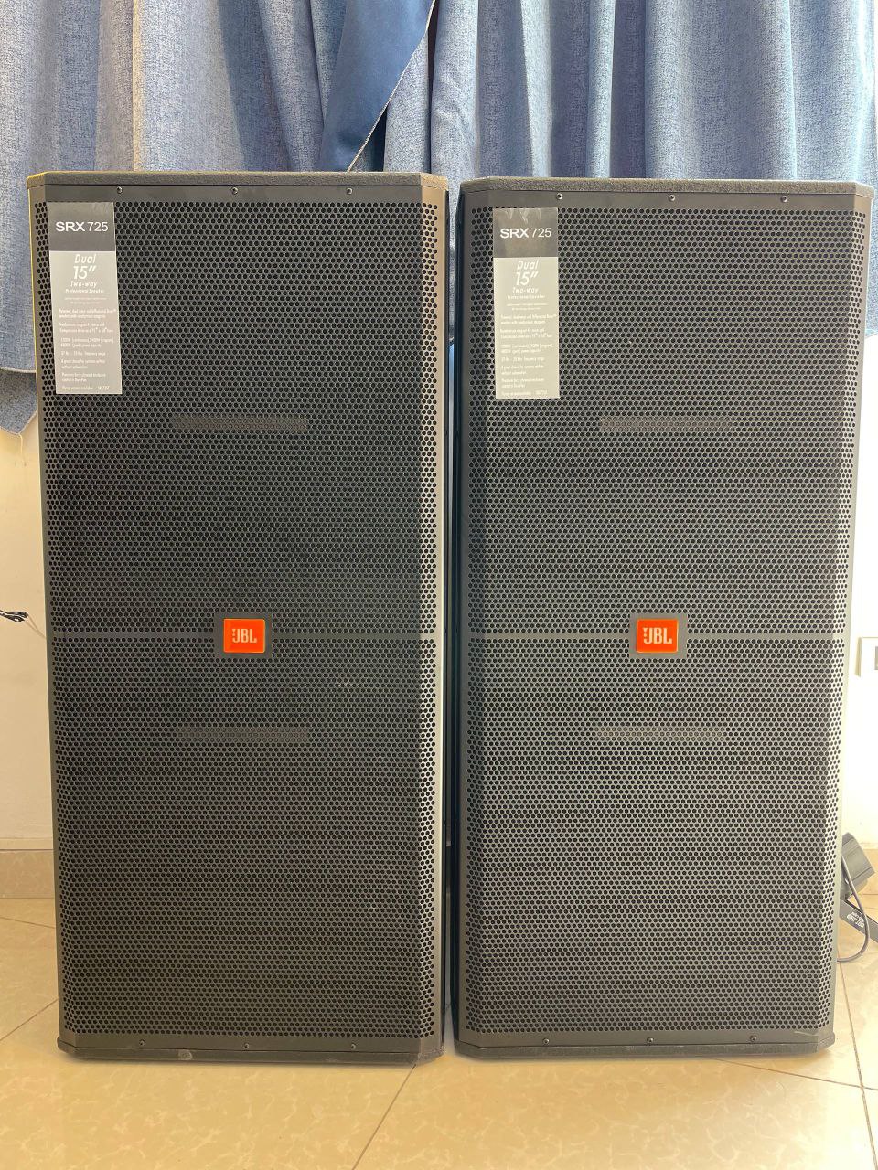Hone Musical Instruments - SPEAKER - JBL SRX 725