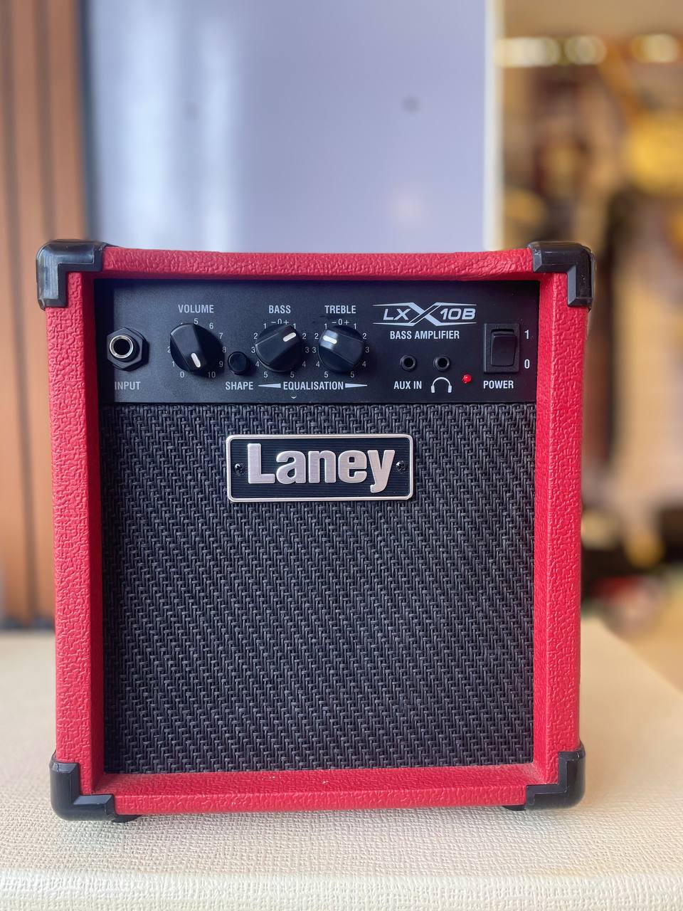 Hone Musical Instruments - LEAD /  BASS AMP - Laney