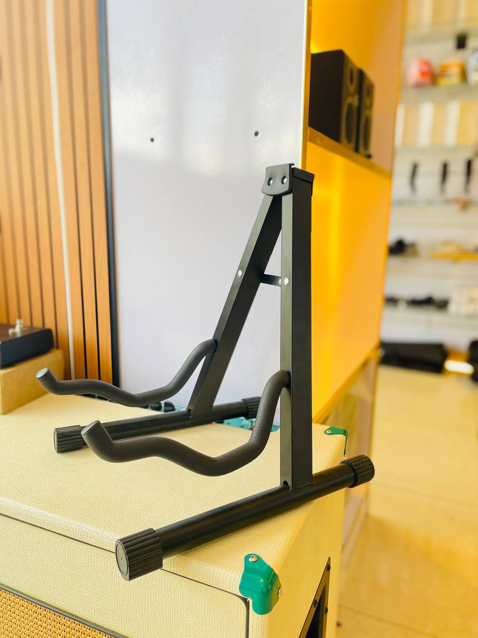 Hone Musical Instruments - GUITAR STAND - GUITAR STAND