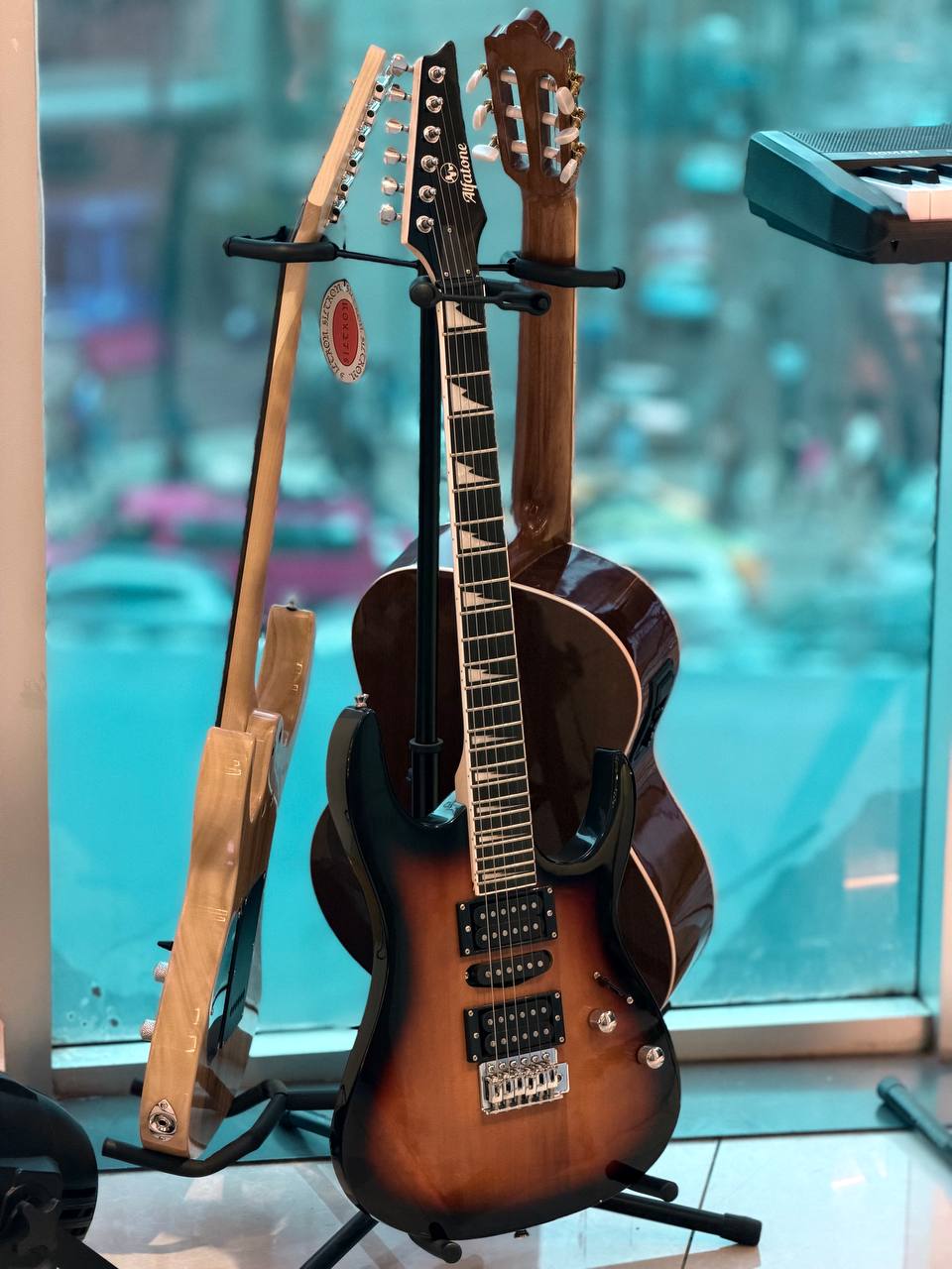 Hone Musical Instruments - LEAD GUITAR - Alfa tone