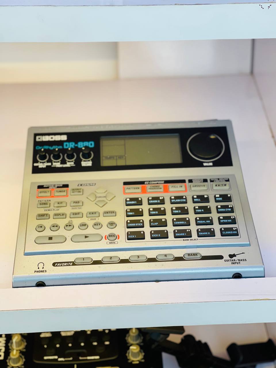 Hone Musical Instruments - DRUM MACHINE - Boss DR-880