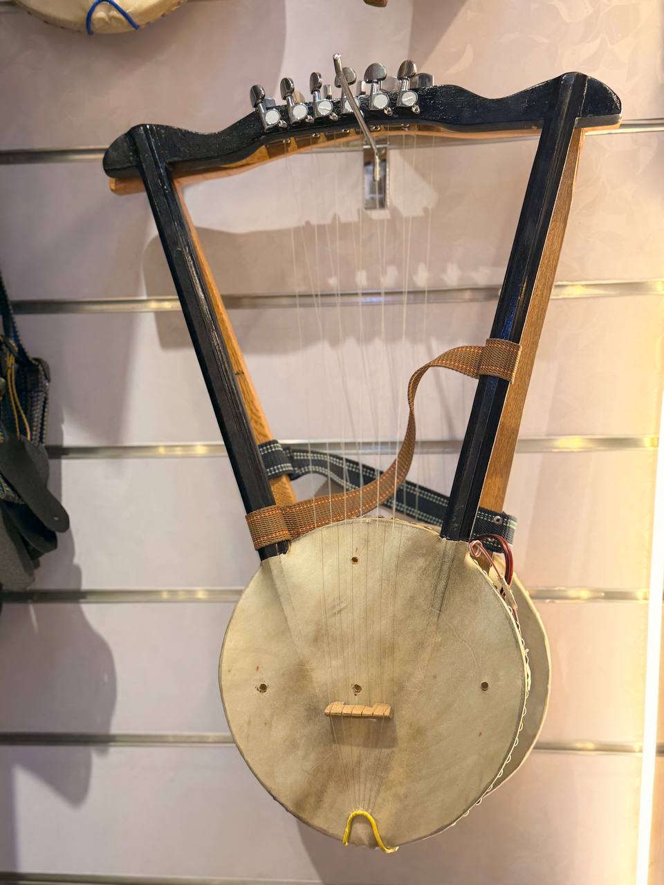 Hone Musical Instruments - ELECTRICAL NYLON KIRAR ( የድርድር ኪራር ) - ELECTRICAL NYLON KIRAR ( የድርድር ኪራር )