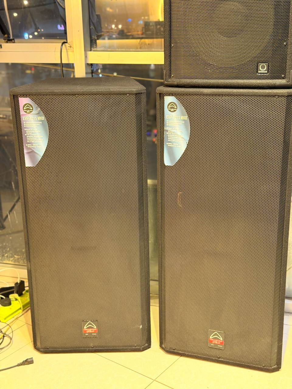 Hone Musical Instruments - STAGE SPEAKER - Wharfedal