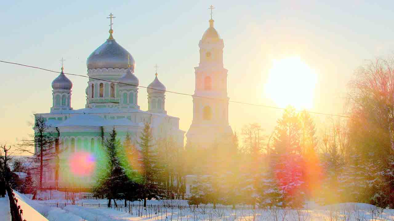 10 Месяцев За Фото На Фоне Храма