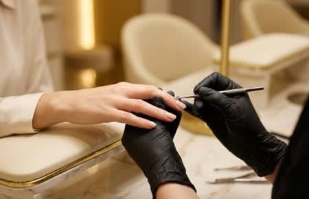 Profesjonalny manicure - precyzyjna pielęgnacja dłoni