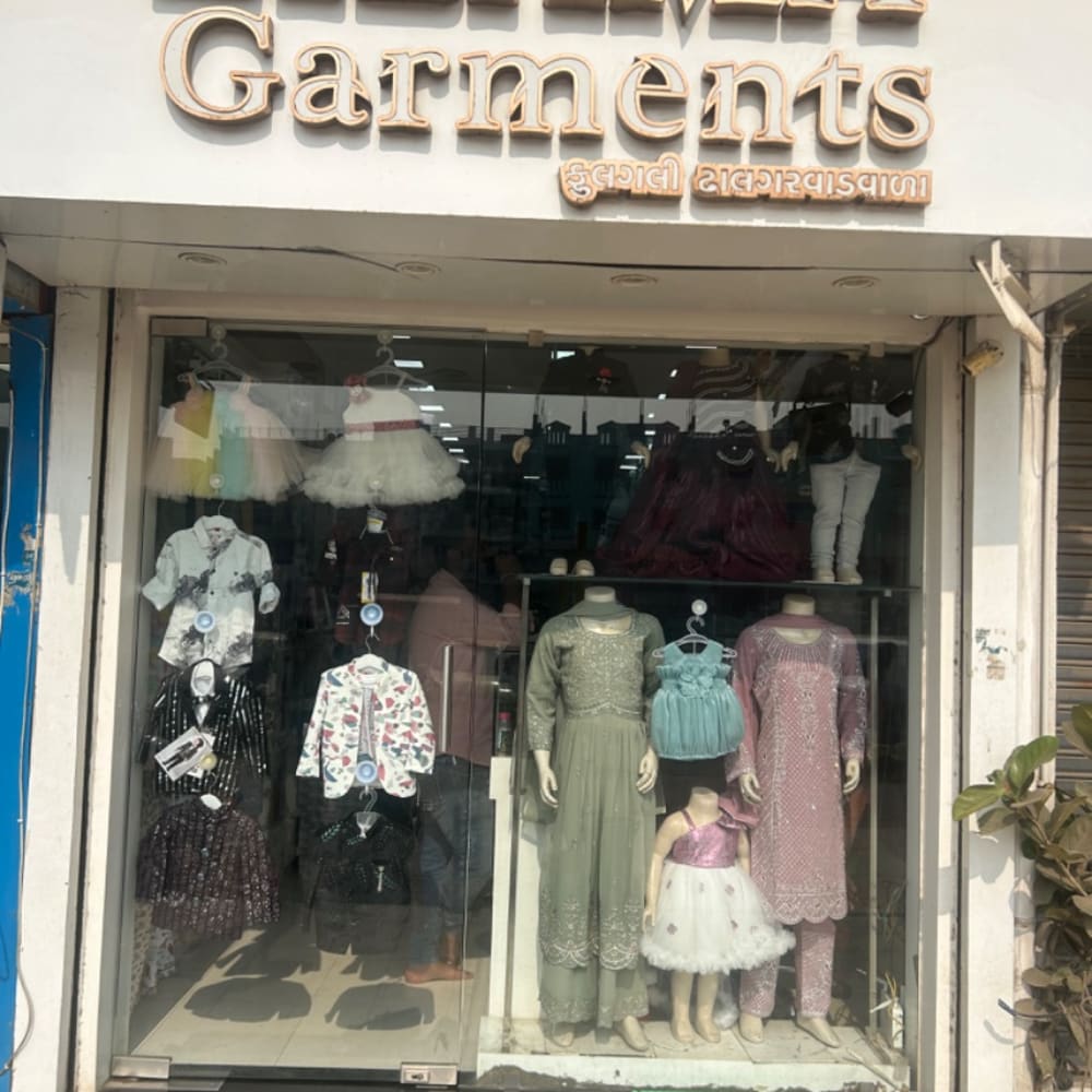 Lizama garments  logo